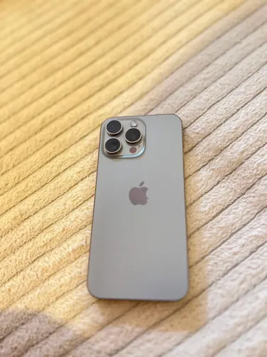 IPHONE 15 PRO MAX SEM DETALHES R$ 4.100