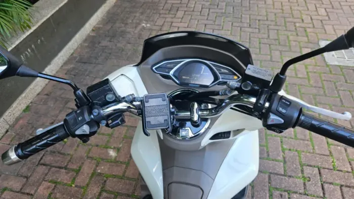 Honda PCX 150 DLX 2019 Branca - Único Dono - Estado de Nova + Acessórios