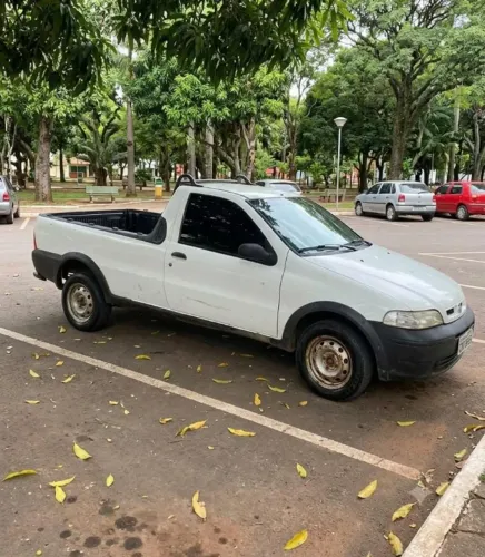 Fiat Strada Working 1.5 MPI 8V CE (álcool) 2002