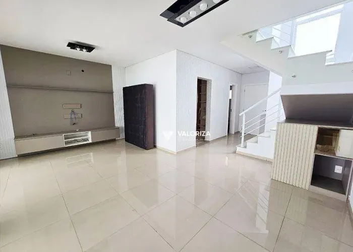 Casa com 3 quartos para alugar, 138 m² por R$ 6.320/mês - Condomínio Residencial Arvoredo