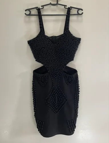 Vestido de miçangas preto