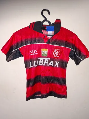 Camisa umbro Flamengo infantil 8 anos.