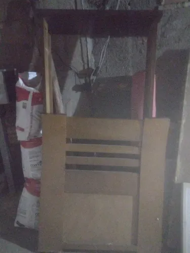 Cama solteiro semi nova.