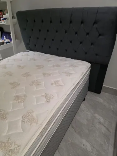 Cama Box Casal junto com Colchão Casal e Cabeceira Queen em estado de NOVOS