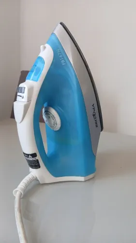 Ferro de passar a vapor 
