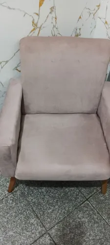 vendo 2 poltronas, estão nova ,nao faço entrega, o valor de cada poltrona e 120 .