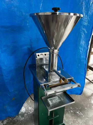 Máquina de encher poupa de fruta de aço inox ceme automática.
