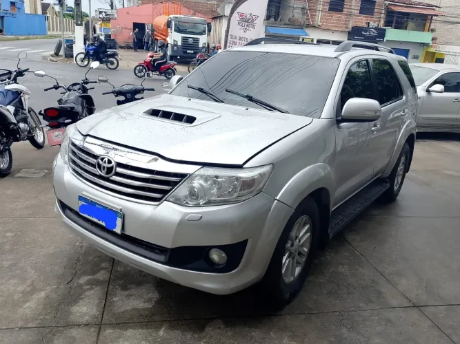Toyota Hilux SW4 SRV D4-d 4X4 3.0 TDI Dies. AUT 2013