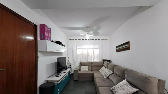 Casa à Venda com 140M², 3 Quartos e 2 Vagas - 7 Minutos a Pé do Metrô Parada Inglesa