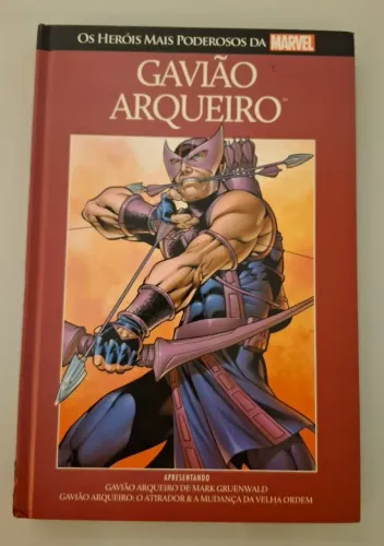Gavião Arqueiro Salvat Capa Vermelha