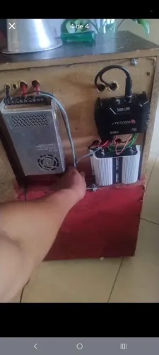 Vendo caixa de som completa de 12 uma ts400 uma fonte chaviada60amp um aparelho pioneer tm