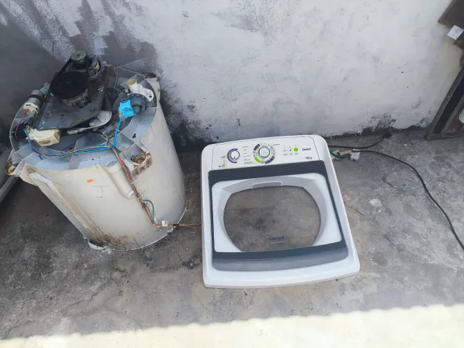 Vendo placa e motor da Consul 12kg funcionando.200,00. Falar com Nicewaldo Zap: *