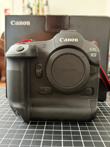 Camera Canon R3