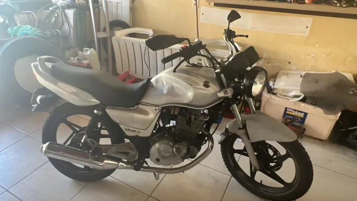 Vendo essa moto ligar para Jailson *