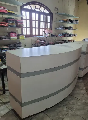 Vendo estoque e instalações de loja 