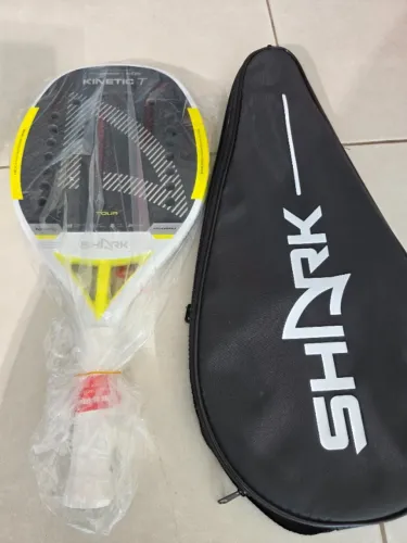 Raquete de Beach Tennis Shark Kinect Tour + 3k amarelo