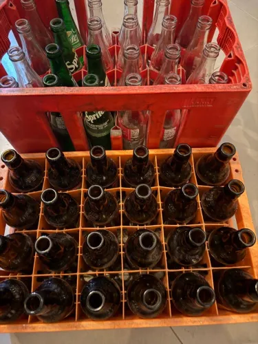 Vendo cascos de refrigerante e cerveja