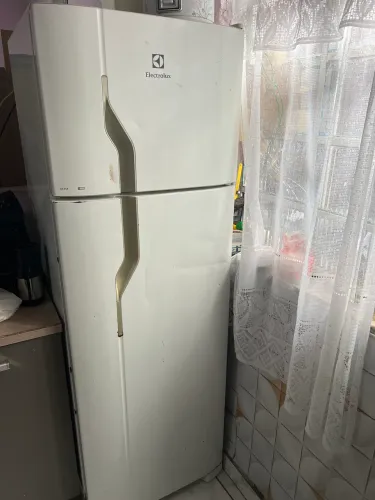 Geladeira Electrolux Cycle Defrost 260L Super Freezer Duplex Branca DC35A