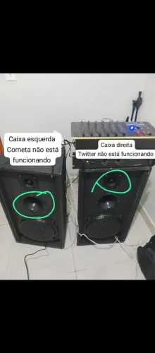 Vende-se Caixas de som, potência e Mesa