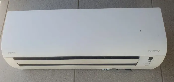 Split Daikin Inverter 9000 BTUs R32 (Para Conserto ou Peças) + Controle