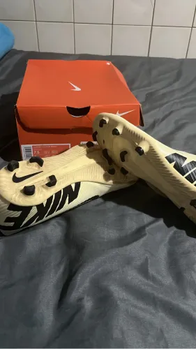 Chuteira Nike original 
