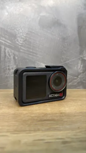 DJI Osmo Action 5 Pro Adventure Combo + Suporte de Pescoço ? Seminova