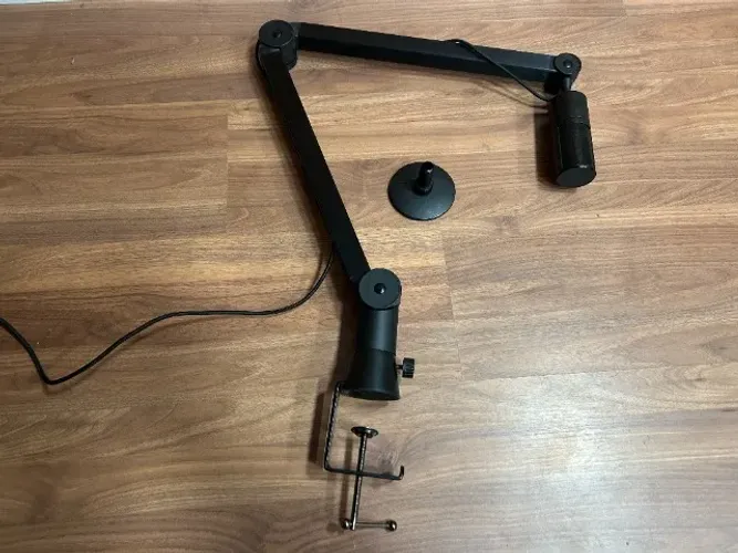 Microfone Razer Seiren X com Braço articulado Arcano