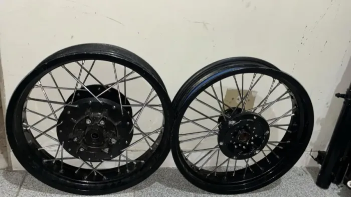Par de Aros Motard para XT600