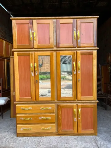 Guarda roupa de madeira novo a pronta entrega.