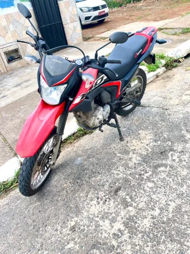 Bros 160 pouco rodada