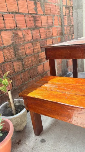 MESA DE MADEIRA MACIÇA + BANCO