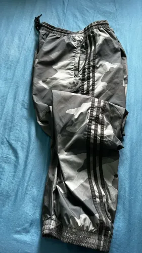 Calça Adidas Original Tactel Camuflada - Estado de Nova | R$ 300