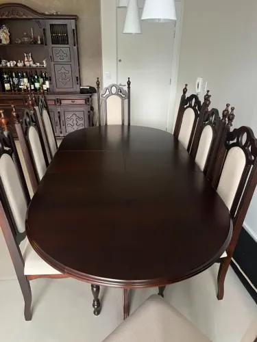 Mesa de jantar e oratório em madeira