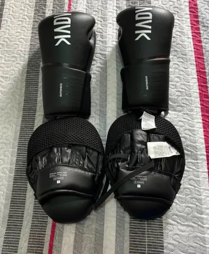 LUVAS DE BOX E APARADOR OUTSHOCK