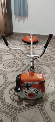 Vendo uma roçadeira Stihl original modelo sf120 poucos dias de uso com nota fiscal valor