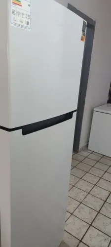 Vendo uma geladeira ,um expositor de bebidas e uma chapa profissional pra fazer lanches