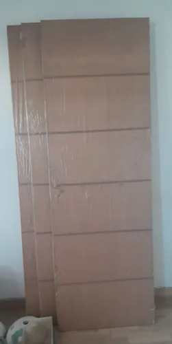 Folha de porta nova.