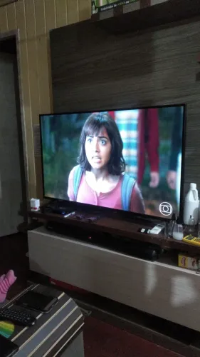 TV 50" Smart JVC UHD 4k C/comando Voz