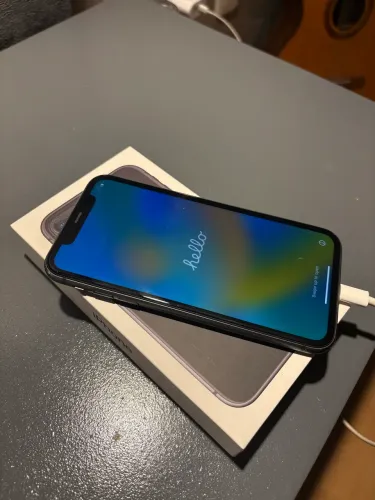 iphone 11 - 64gb 