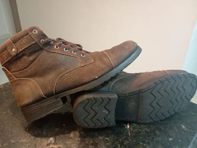 Bota em couro legítimo N 42