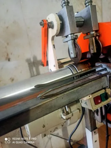 CORTA VIÉS 2 FACAS MOTOR SILENCIOSO INDUSTRIAL POUCO USADA MODELO RECENTE MÁQUINA COSTURA