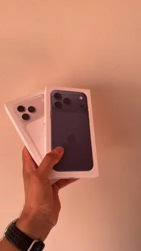 02 Iphone 17 pro max, memória 256GB (prata e azul profundo) novo lacrado