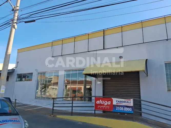 Salão comercial amplo, com localização privilegiada.