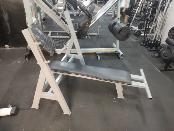 Conjunto de bancos de supino (reto, inclinado e declinado, 3 vezes no cartão)