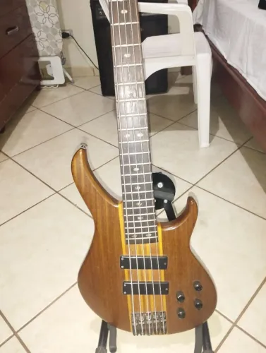 Tagima Century 5 cordas troco por squier precision