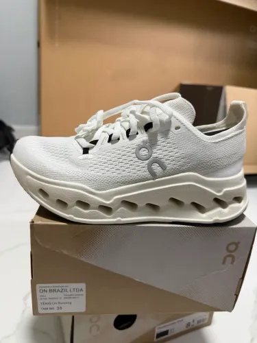 Tênis On running originais novos