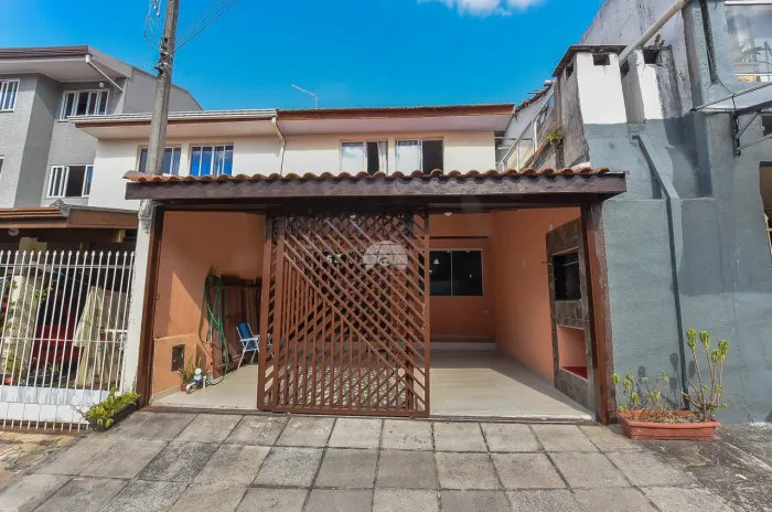 Sobrado para venda com 89 metros quadrados com 3 quartos em Cajuru - Curitiba - PR