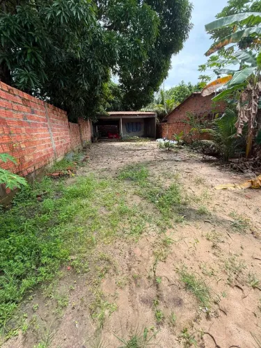 Excelente Oportunidade! Casa no Fundo com Amplo Quintal (Terreno 300m²) px ao MANGUE SECO