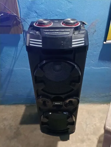 Caixa de som de loja. Philco . 2  boca de 12. toda completa filé .. 1.500 ?