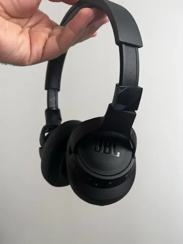 Fone de ouvido JBL TUNE 760